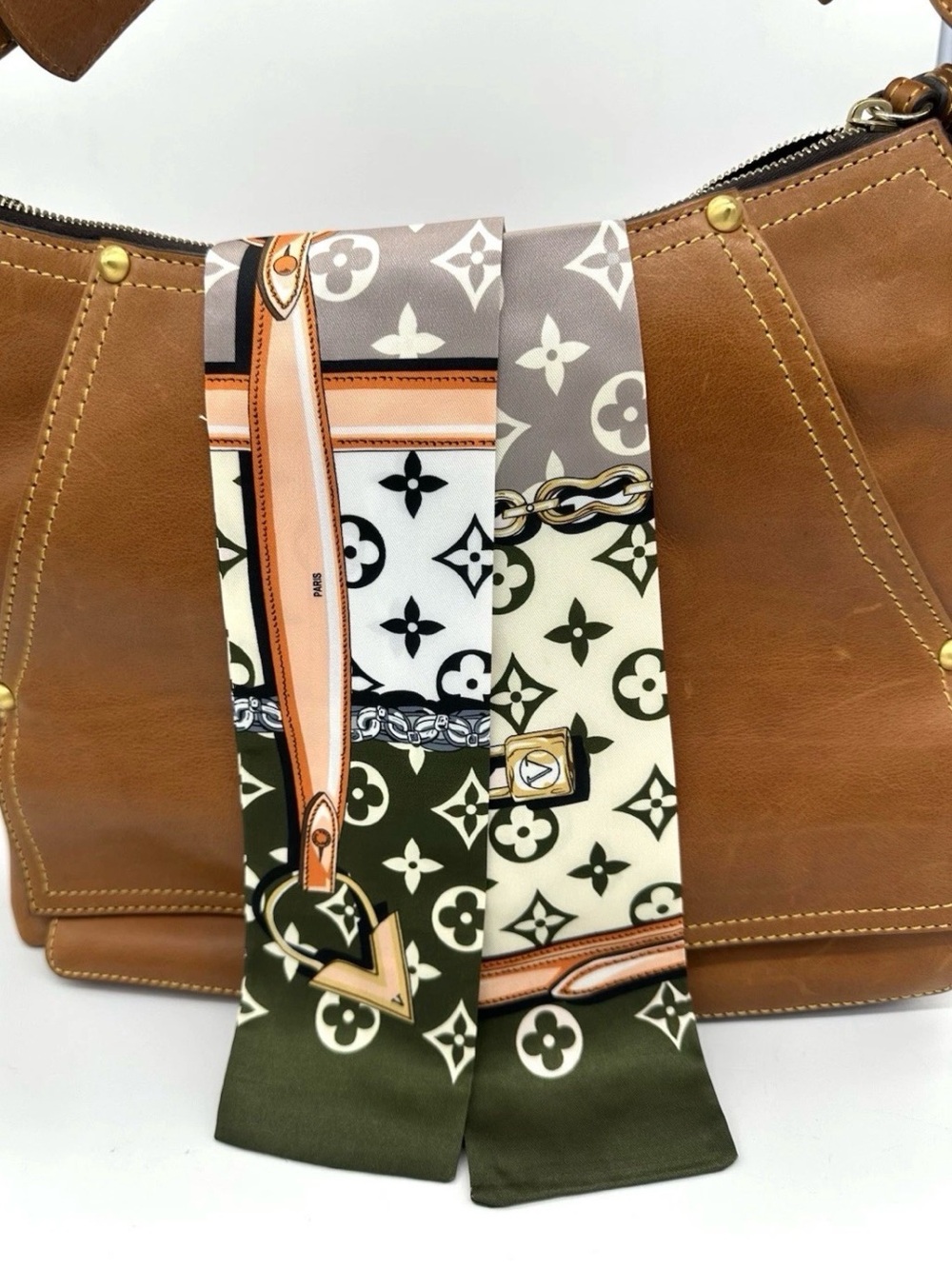Lock and Chain Pattern Twilly Olive & Tan Silk Scarf Accent for Women’s Bag - Picture 2 of 5
